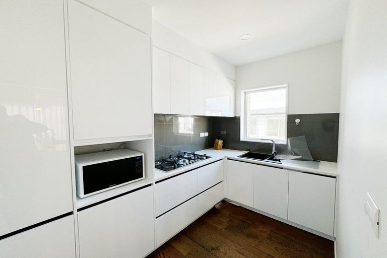 Photo of property in 3 Para Close, Fairview Heights, Auckland, 0632