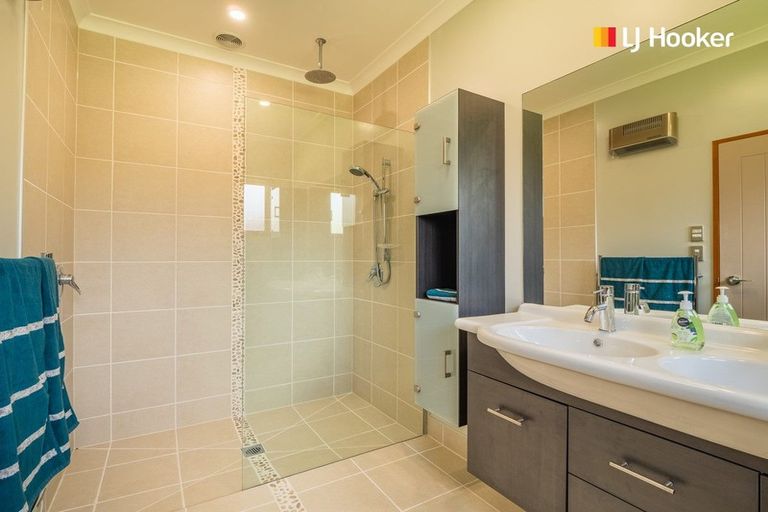 Photo of property in 28 Irwin Logan Drive, Mosgiel, 9024