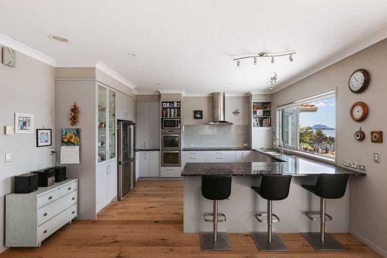 Photo of property in 109 Harbour View Road, Omokoroa, 3114