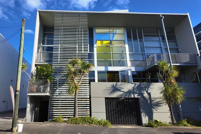 Photo of property in 25 Dacre Street, Linwood, Christchurch, 8062