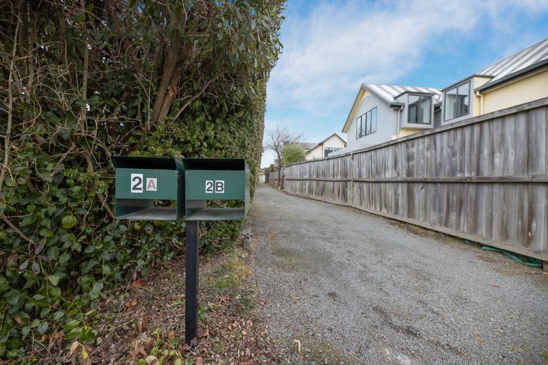Photo of property in 2/2a Chilcombe Street, Ilam, Christchurch, 8041