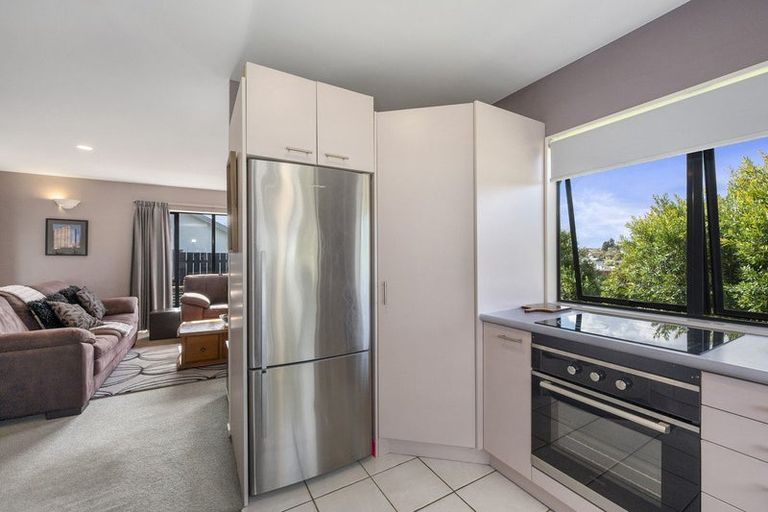 Photo of property in 8 Owl Court, Unsworth Heights, Auckland, 0632