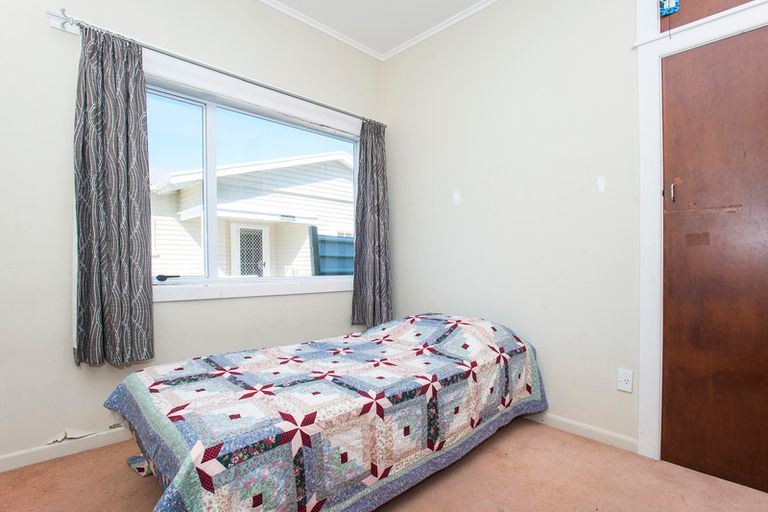 Photo of property in 16 De Lautour Road, Kaiti, Gisborne, 4010