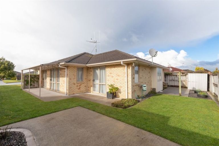 Photo of property in 8 Grevillea Place, Melville, Hamilton, 3206