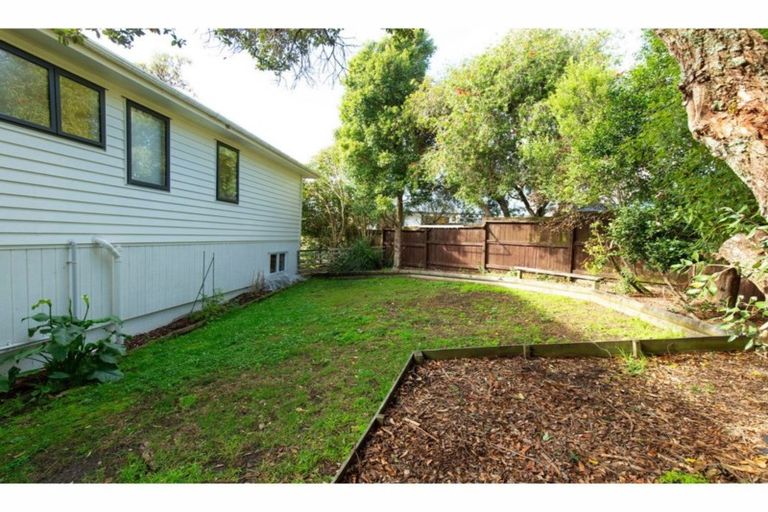 Photo of property in 6 Sundown Avenue, Manly, Whangaparaoa, 0930