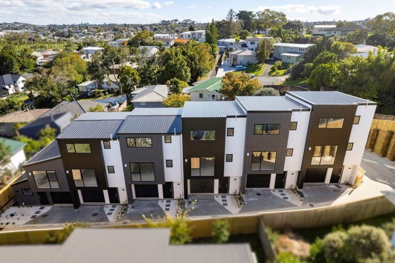 Photo of property in 11c Bowman Road, Forrest Hill, Auckland, 0620