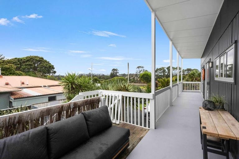 Photo of property in 118 Sandspit Road, Waiuku, 2123