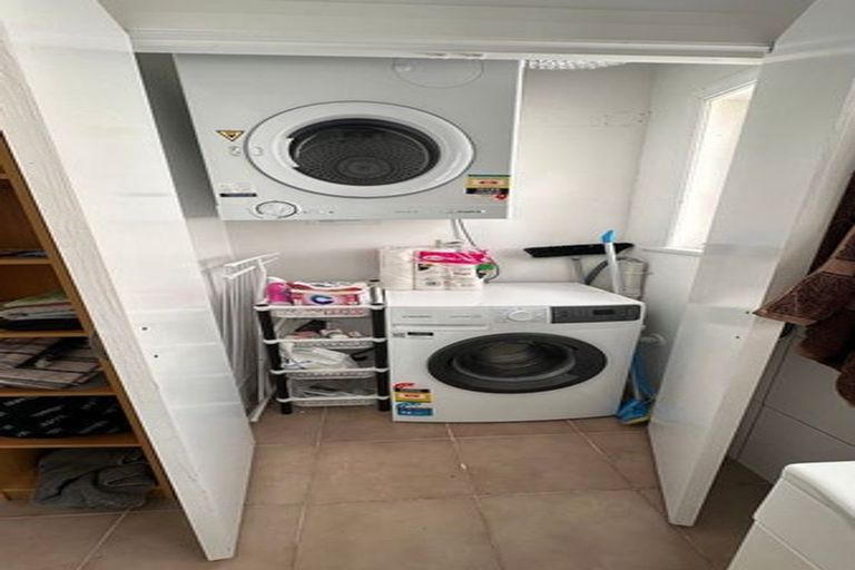 Photo of property in 1/17 Clifton Terrace, Kelburn, Wellington, 6012