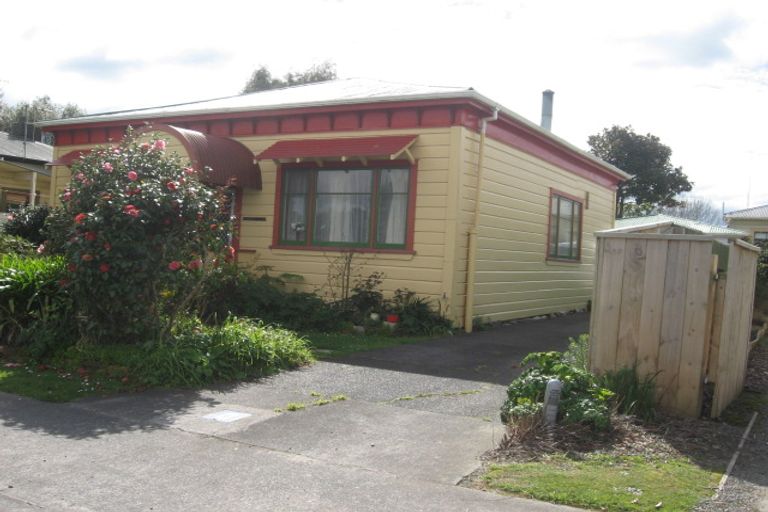 Photo of property in 129 Linton Street, West End, Palmerston North, 4410
