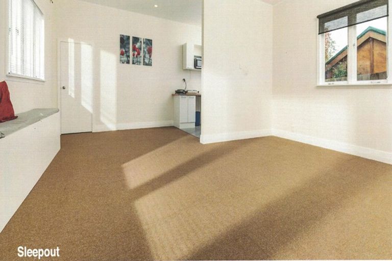 Photo of property in 1 Churchouse Road, Greenhithe, Auckland, 0632