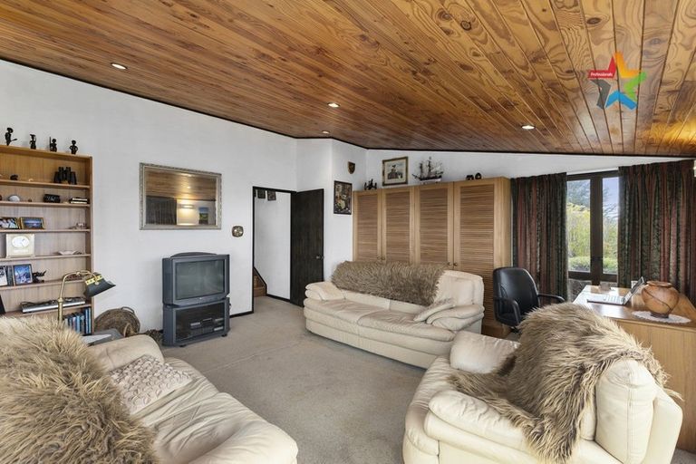 Photo of property in 17 Jacaranda Grove, Maungaraki, Lower Hutt, 5010