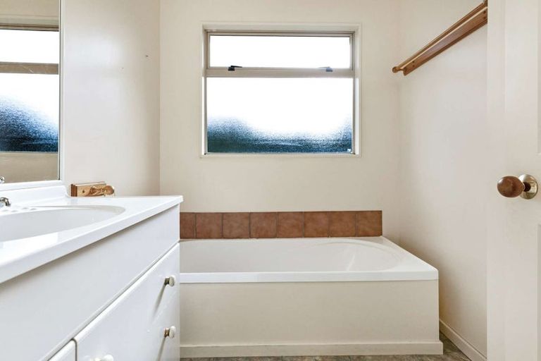 Photo of property in 3 Balmoral Drive, Hilltop, Taupo, 3330