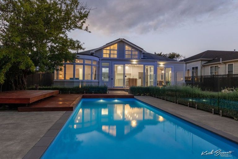 Photo of property in 4 Hautana Square, Woburn, Lower Hutt, 5010