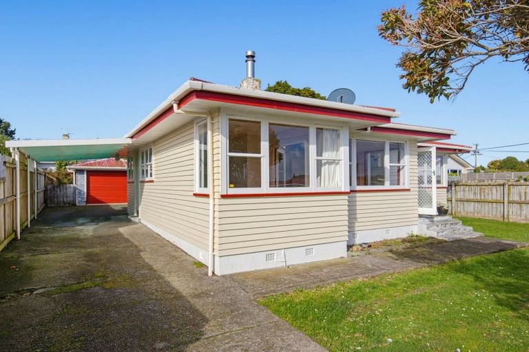 Photo of property in 14 Dittmer Street, Otaki, 5512
