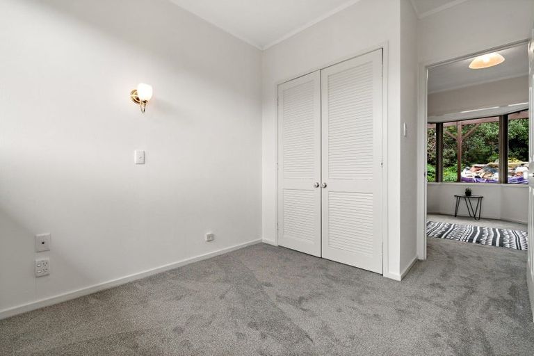 Photo of property in 5 Redmount Place, Red Hill, Papakura, 2110