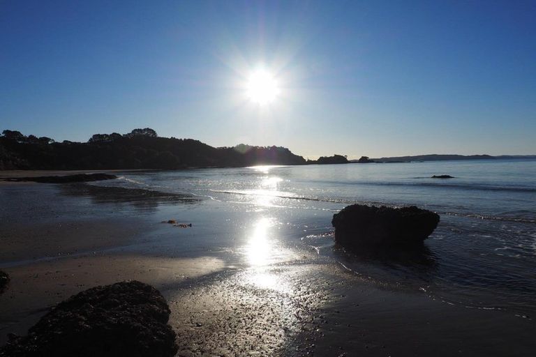 Photo of property in 203 Howard Road, Orere Point, 2585