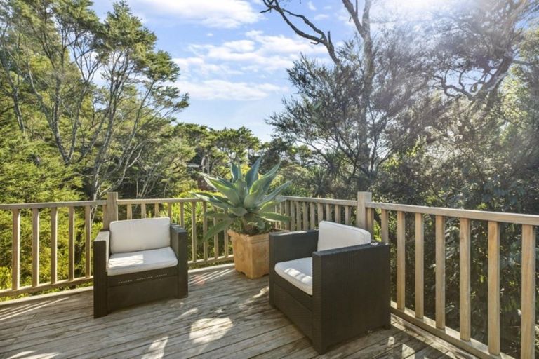 Photo of property in 232b Old Titirangi Road, Titirangi, Auckland, 0604