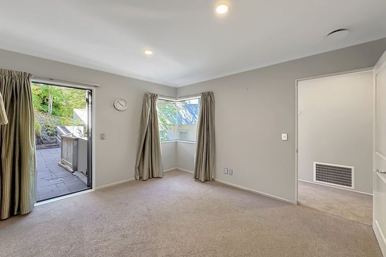 Photo of property in 5 Bank Road, Northland, Wellington, 6012