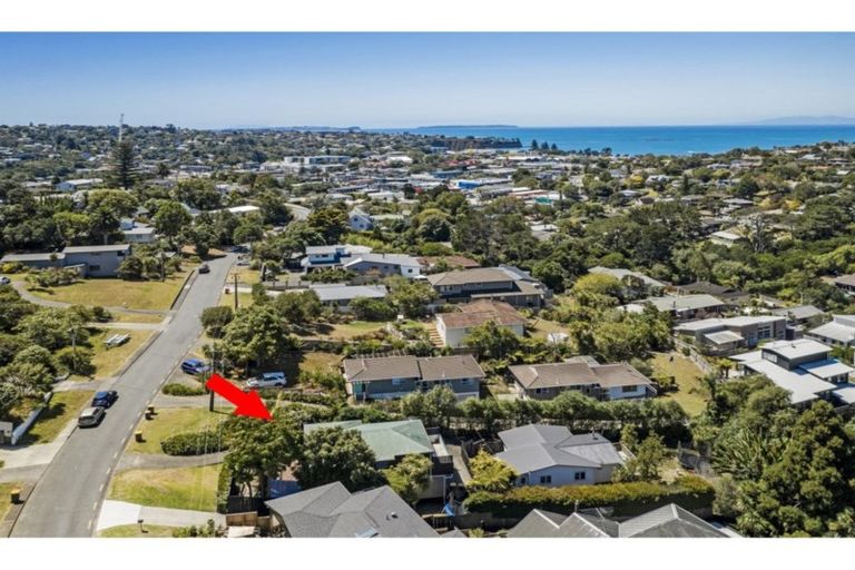 Photo of property in 1/50 Nigel Road, Browns Bay, Auckland, 0630