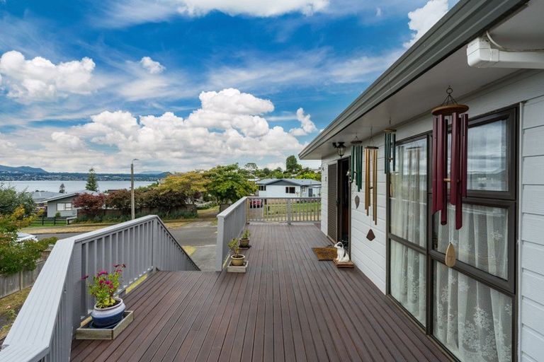 Photo of property in 18 Shera Street, Acacia Bay, Taupo, 3330