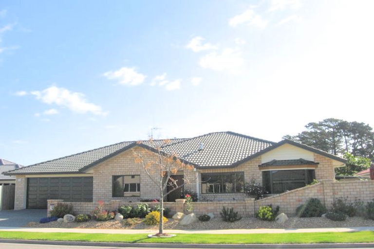 Photo of property in 6 Saint Heliers Place, Papamoa Beach, Papamoa, 3118