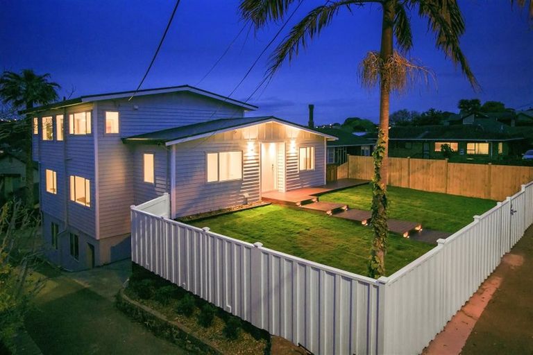 Photo of property in 1/30 Gulf View Road, Murrays Bay, Auckland, 0630