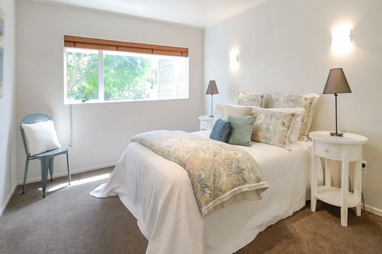 Photo of property in 2/94 Saint Johns Road, Saint Johns, Auckland, 1072