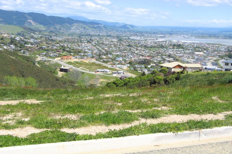 Photo of property in 16 Istana Place, Britannia Heights, Nelson, 7010