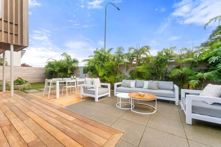Photo of property in 26 Margaret Place, Milford, Auckland, 0620