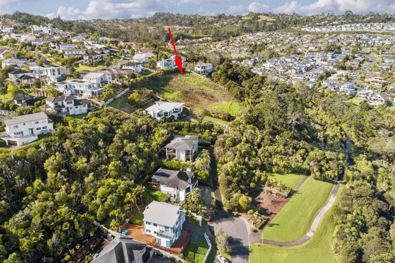 Photo of property in 30 Schopolo Place, Schnapper Rock, Auckland, 0632