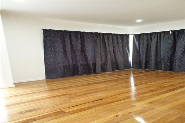 Photo of property in 61 Ocean View Road, Hillcrest, Auckland, 0627