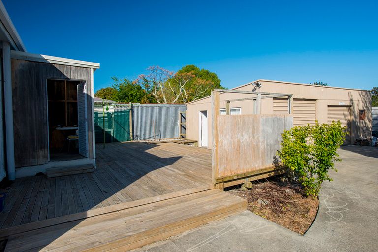 Photo of property in 16 De Lautour Road, Kaiti, Gisborne, 4010