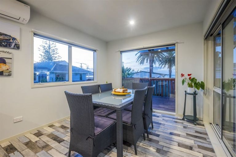 Photo of property in 3 Karaka Road, Kawakawa Bay, Papakura, 2585