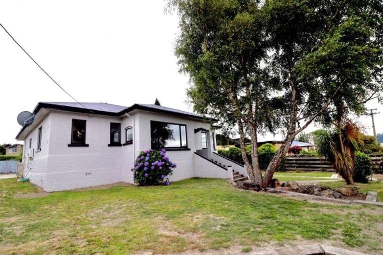 Photo of property in 2 Thistle Street, Gore, 9710