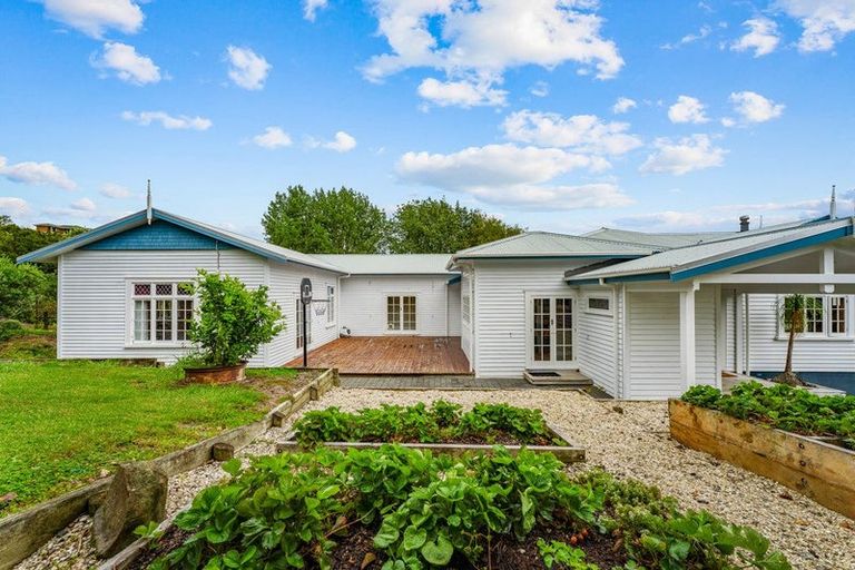 Photo of property in 3221 Kaipara Coast Highway, Glorit, Warkworth, 0984