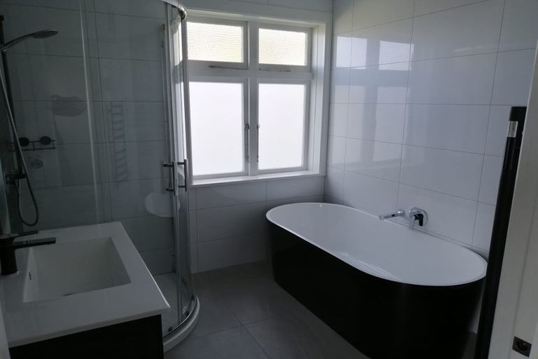 Photo of property in 1/10 Victoria Street, Ebdentown, Upper Hutt, 5018