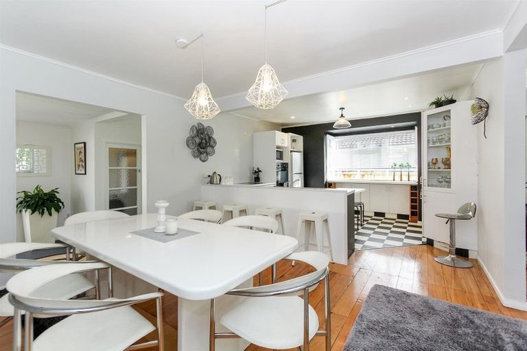 Photo of property in 158 Mangorei Road, Merrilands, New Plymouth, 4312