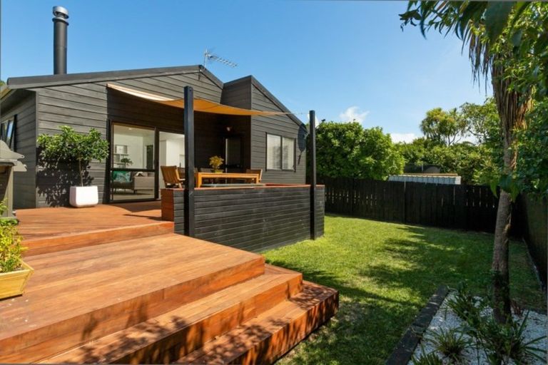 Photo of property in 35b Formby Avenue, Point Chevalier, Auckland, 1022