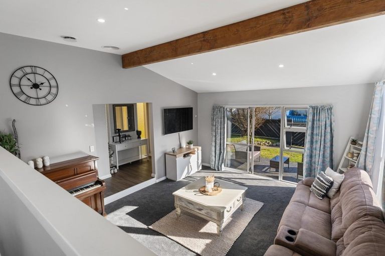 Photo of property in 3 Crystal Grove, Birchville, Upper Hutt, 5018