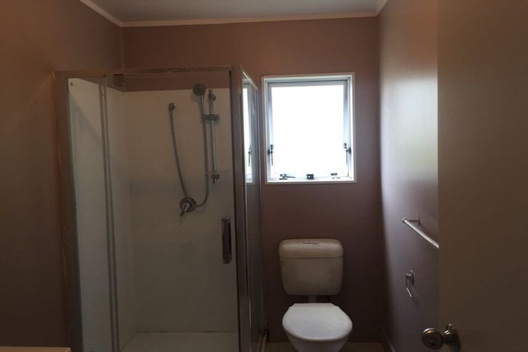 Photo of property in 1/144 Shifnal Drive, Randwick Park, Auckland, 2105