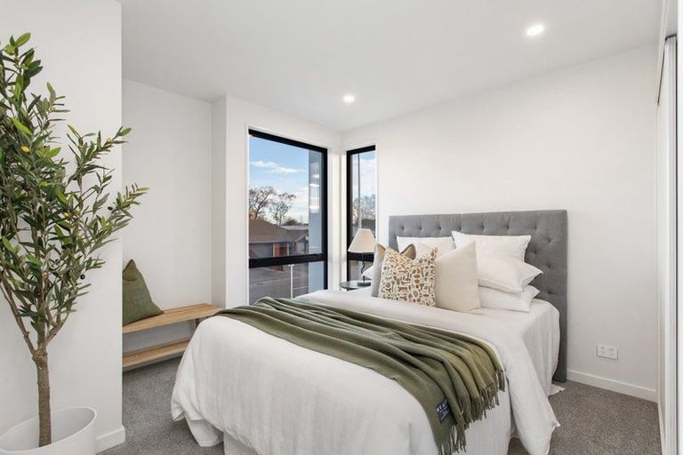 Photo of property in 3/27 Division Street, Riccarton, Christchurch, 8041