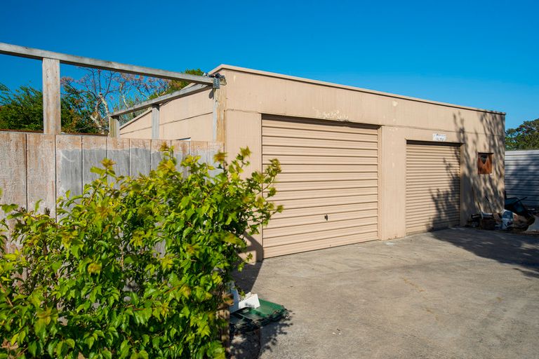 Photo of property in 16 De Lautour Road, Kaiti, Gisborne, 4010