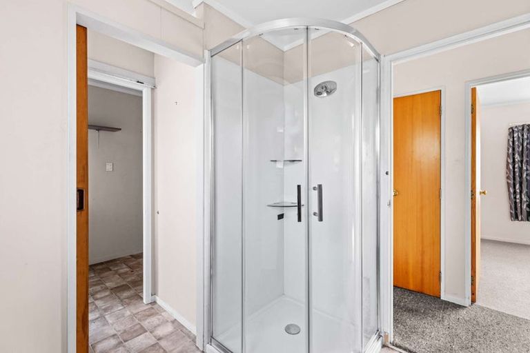 Photo of property in 57 Sandspit Road, Waiuku, 2123