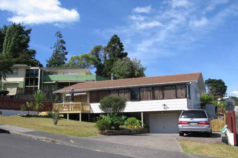Photo of property in 5 Kama Place, Sunnynook, Auckland, 0620
