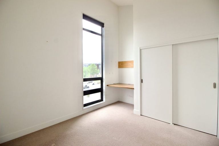 Photo of property in 19 Isitt Road, Hobsonville, Auckland, 0616