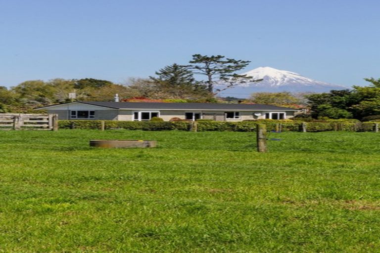 Photo of property in 309 Manutahi Road, Lepperton, New Plymouth, 4372