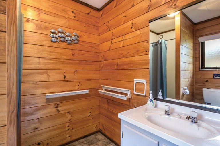 Photo of property in 19 Turangitukua Terrace, Kuratau, Turangi, 3381