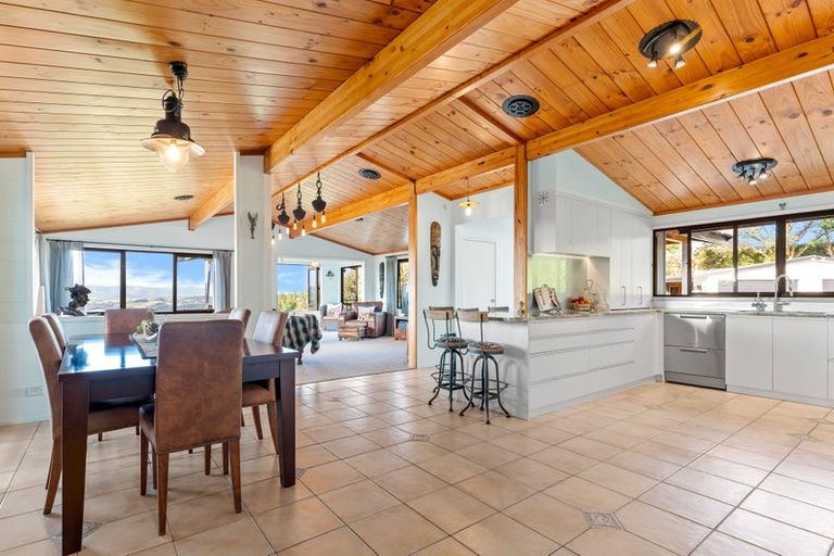 Photo of property in 84 Brick Bay Drive, Sandspit, Warkworth, 0982