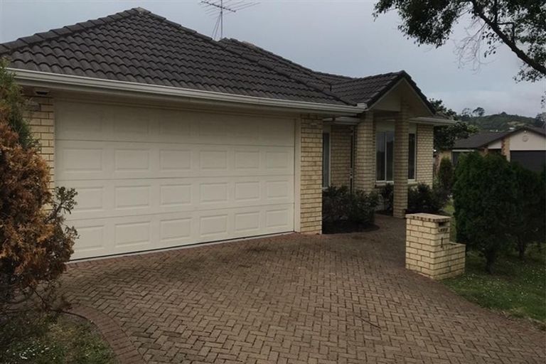 Photo of property in 1 Monash Place, Flat Bush, Auckland, 2016