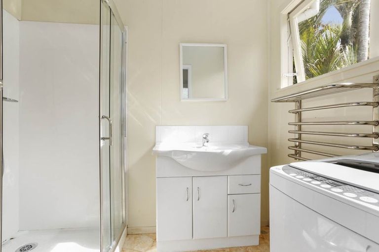 Photo of property in 14 Mahoe Road, Titirangi, Auckland, 0604